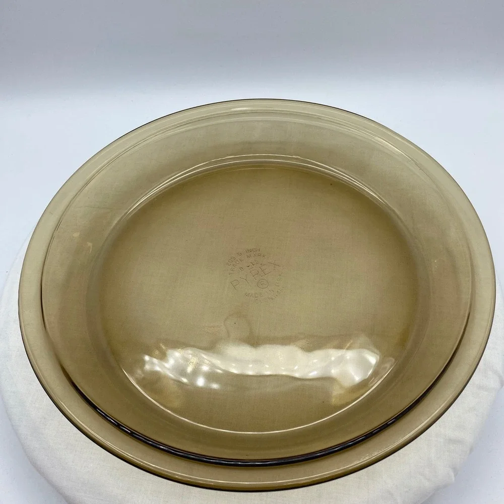 Vintage Pyrex 9 Inch Pie Plate 209 Amber Brown Fireside Glass USA Retro Bake MCM